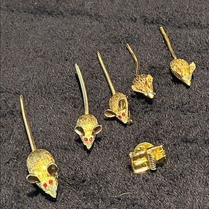 Mice and Trap Pins. Trap and 5 Mice, 1 large, 2 medium and 2 small.